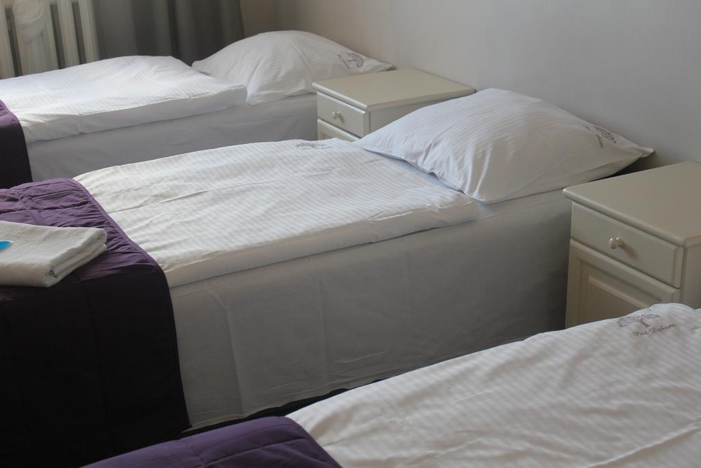 Hotel Pod Debem Зелёна-Гура Экстерьер фото